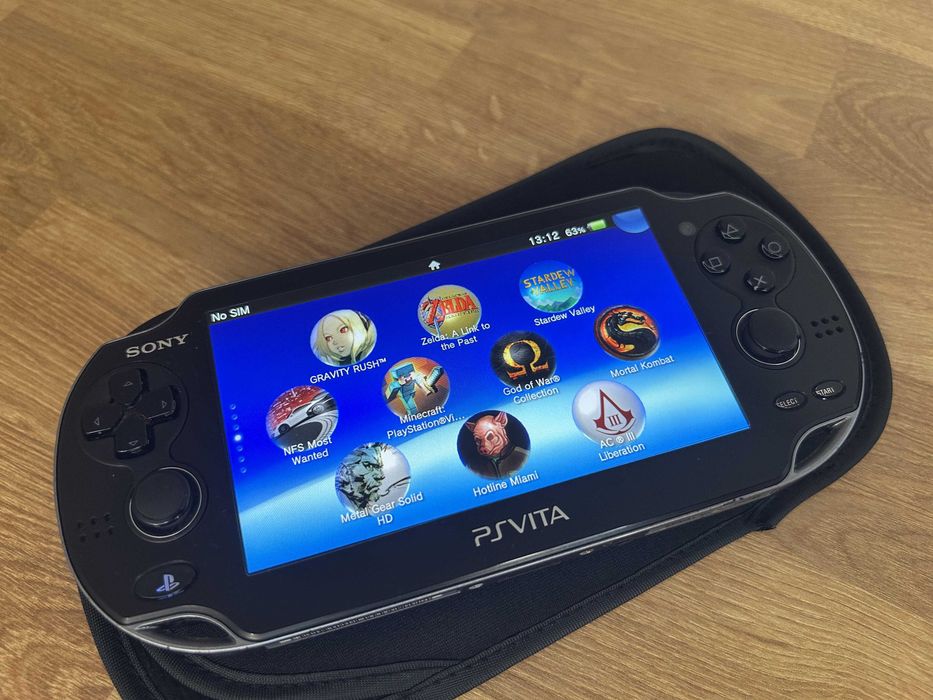 PS Vita OLED Crystal Black modată — 128GB, cel mai bun ecran