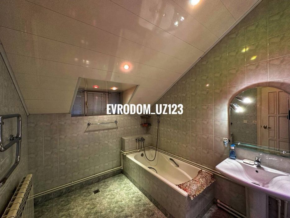 Ор-р: Чайхана Салом Срочно Продается 27.соток Евро Дом под реставрацию