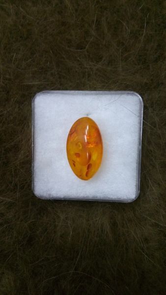 Продавам гердани, гривни и медальон от естествен кехлибар