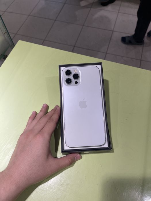 iPhone 12 про макс айфон
