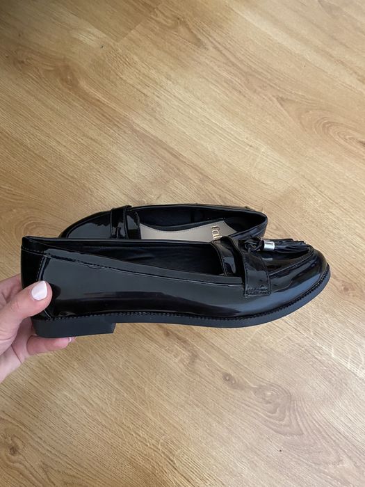 Обувки от естествен лак