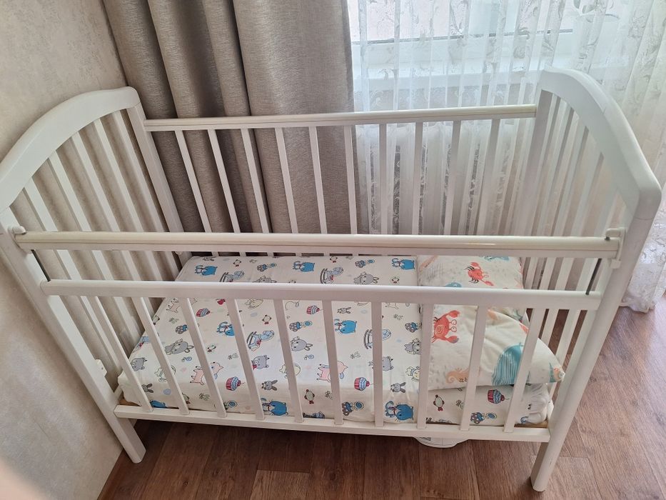 Продам детскую кроватку