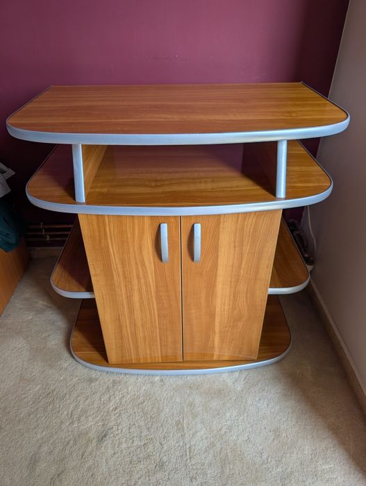 Comoda tv cu spatii pentru depozitare