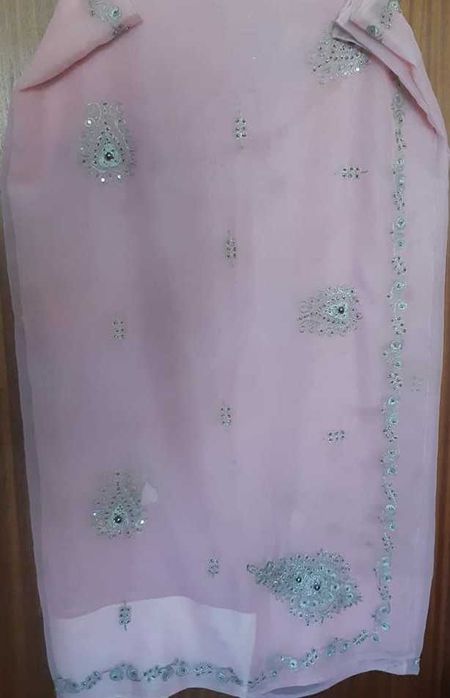 индийское сари розовое