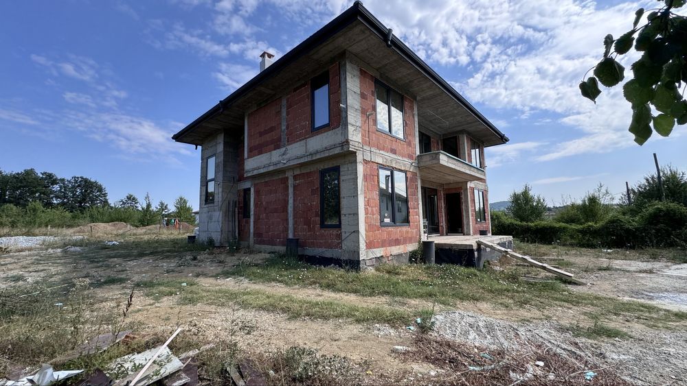 МАЗИЛКИ_Pro ВТ полага машинни мазилки и шпакловки.