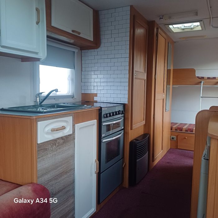 Vând rulota Lunar , stare buna  an de fab 2004