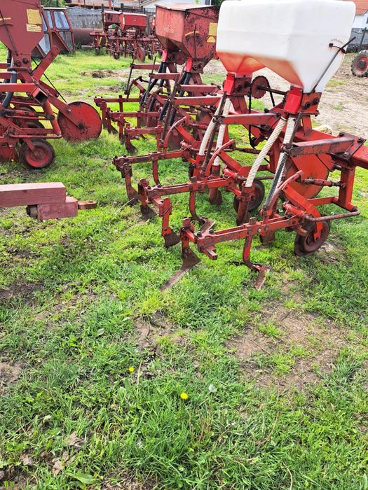 Prasitori sârbești pe 3 rânduri cu fertilizare