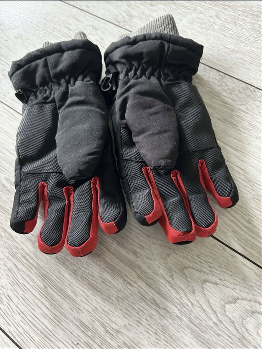 Продаю зимние перчатки