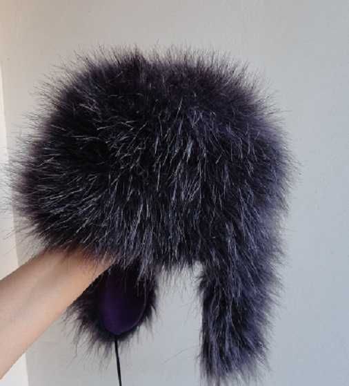 Caciula Avanti cu urechi si ciucuri din blanita ecologica si polartec