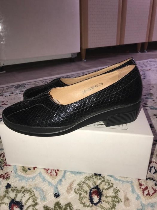 Продаю кожаные туфли