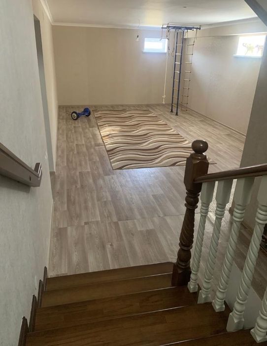 Продам  трехуровневый коттедж