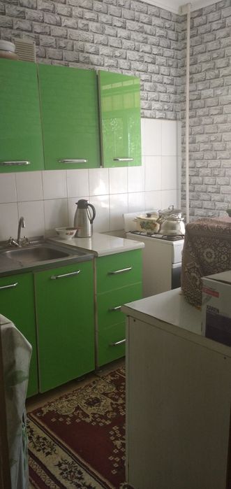 Шахар марказидан квартира сотилади