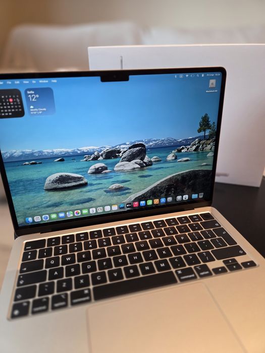 MacBook Air 13 2022 година НОВ