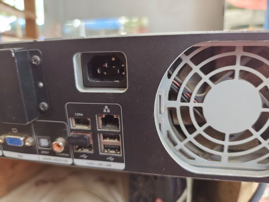 Ретро компютър Gigabyte