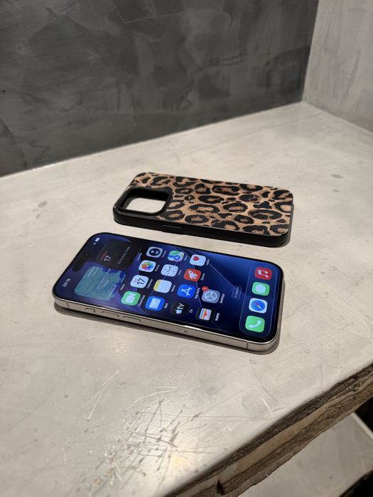 КАТО ЧИСТО НОВ Iphone 15 Pro 1 TB White + подарък
