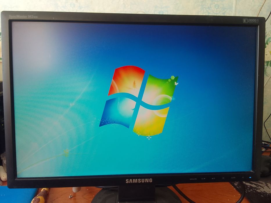 Монитор на компютер