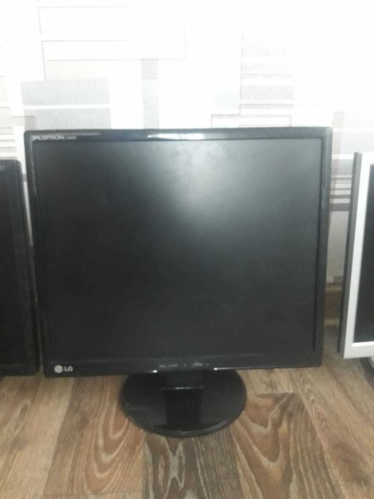 Мониторы ЖК с VGA выходом