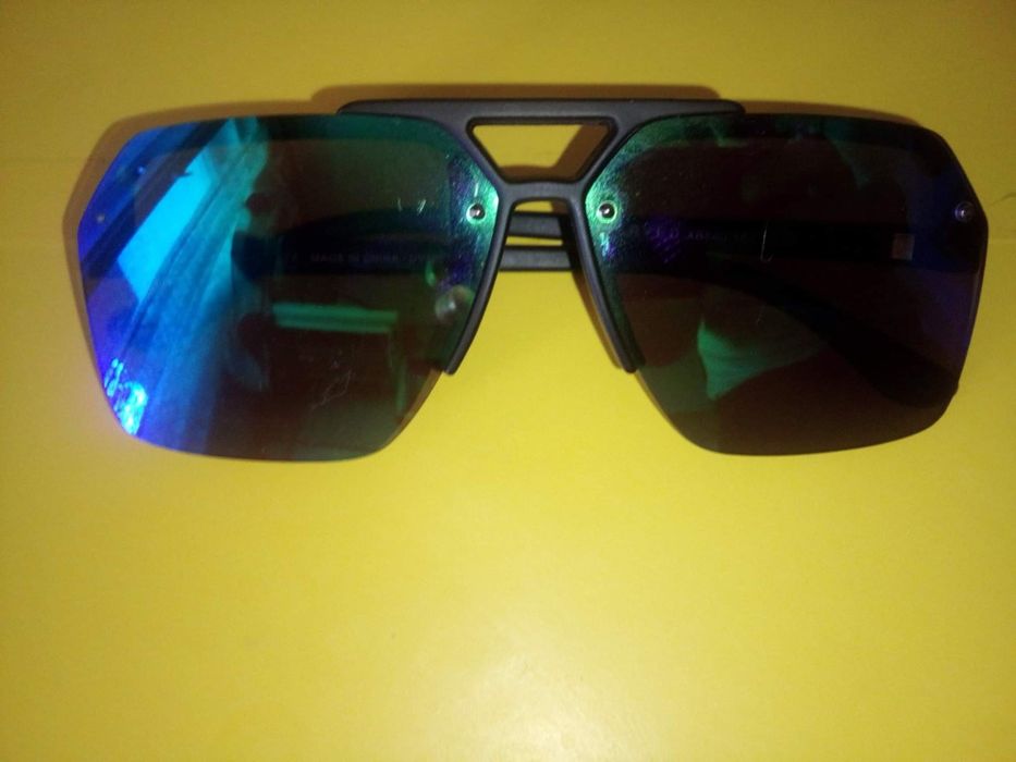 Vând ochelari de soare produs de calitate,noi.
