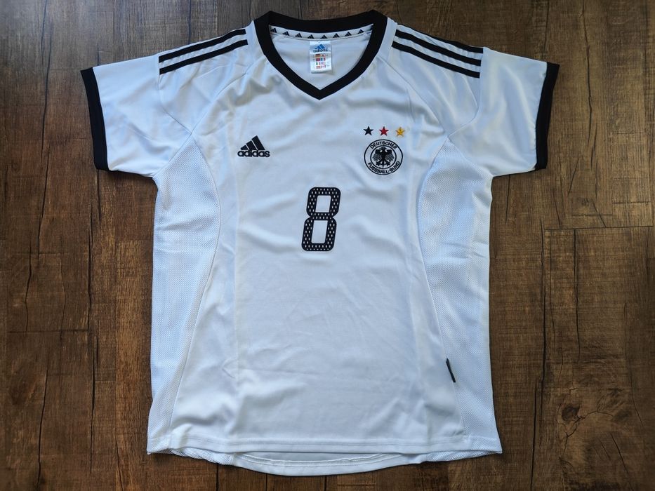 Tricouri  de fotbal -100 de lei oricare