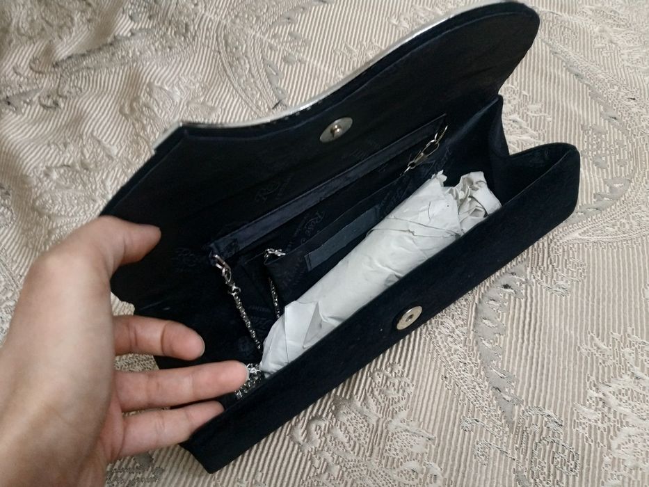 Клатч новый. Лакированный и бархатный.