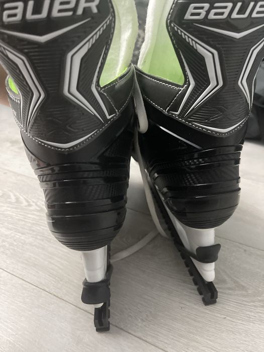 Продам коньки Bauer