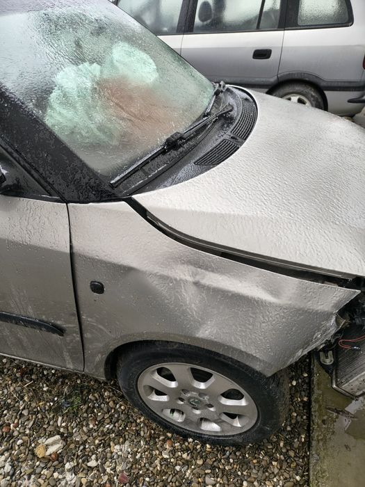 Skoda Roomster, avariata