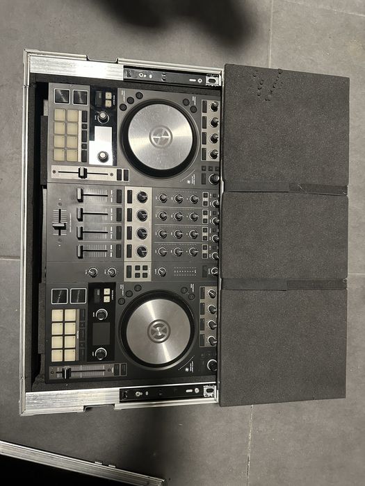 Consola Traktor S4 MK3