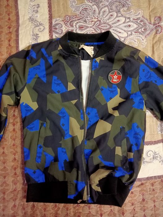 Продам   ветровку