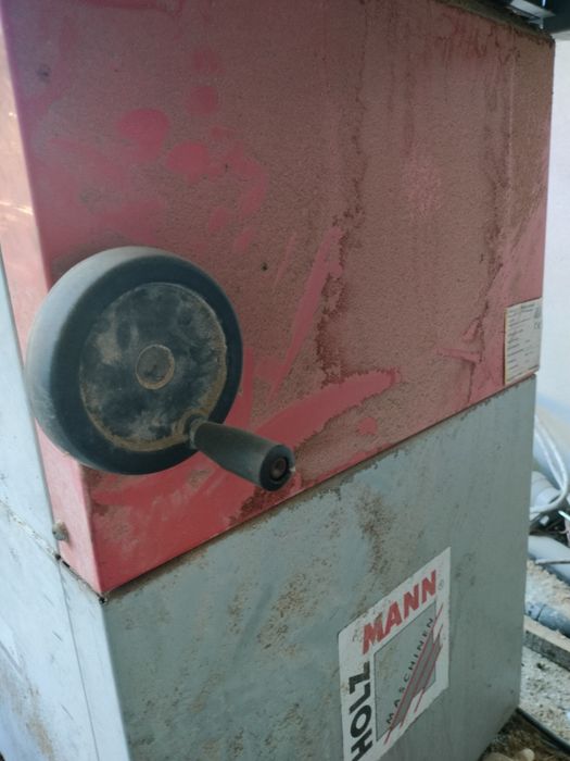 Vând circular cu masă