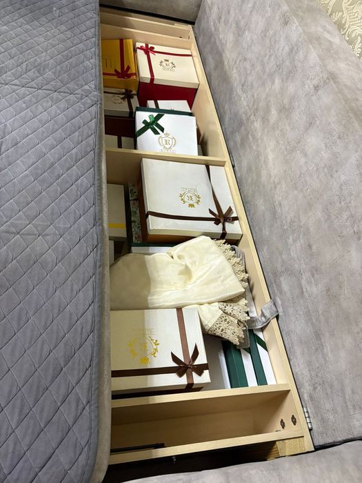 Продам диван угловой б/у