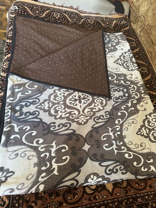 Продается двухспальное покрывало- одеяло-плед