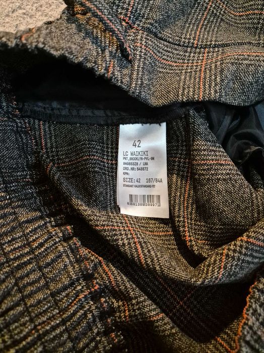 Pantaloni casual cu carouri (model Prince de Galles). LC WAIKIKI