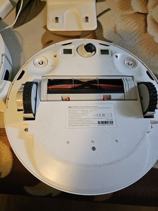 Vând doi roboti aspirator xiomi