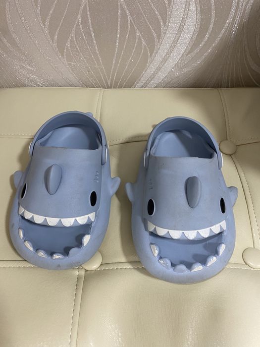 Продам Детские кроксы.