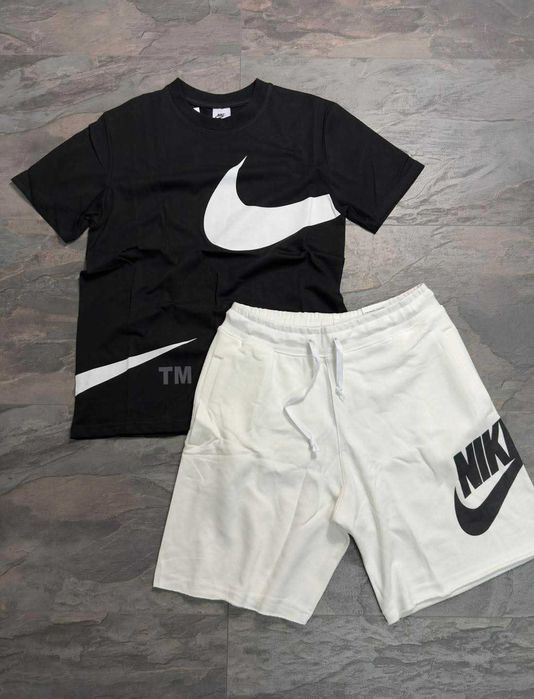 Модерен мъжки летен комплект/екип NIKE тениска + къси панталони – комфорт, стил и перфектна визия за топлите дни!
