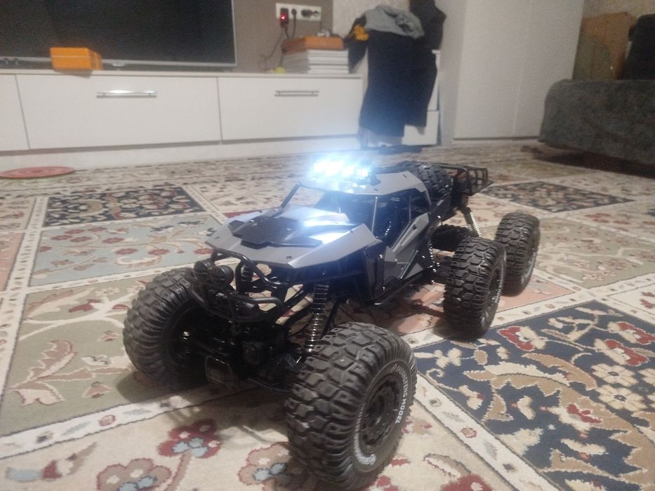 Джип - монстр на радиоуправлении
