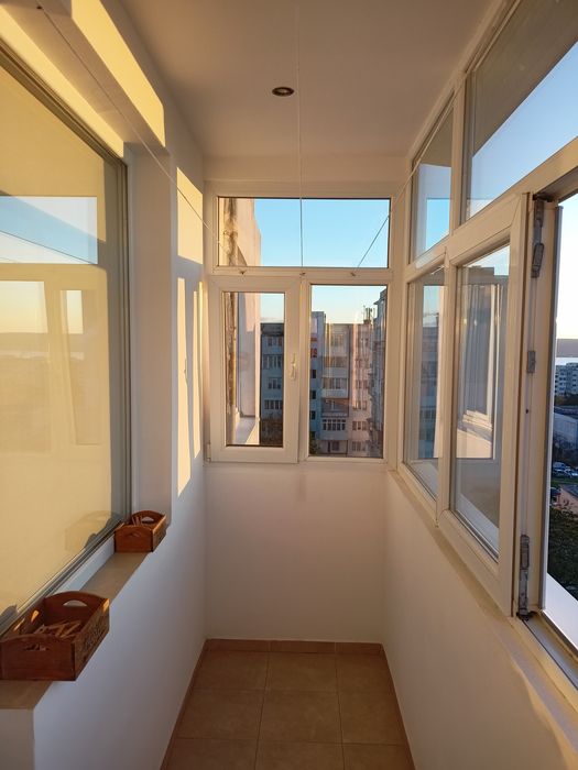 Продава се Тристаен апартамент в Варна, Цветен квартал - 70 кв.м за 2286 €/кв.м - Снимка #16