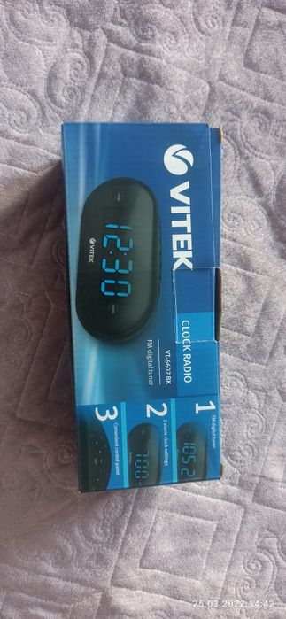 Радио часы фирма Vitek