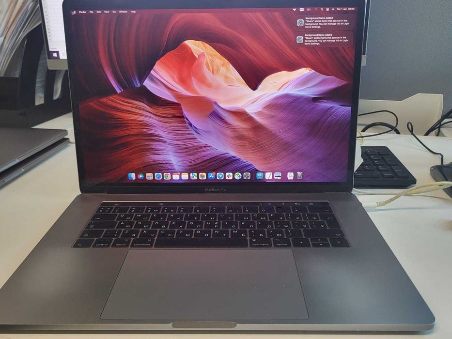 Продам MacBook Pro Apple