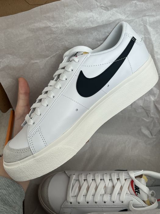 Чисто нови Nike обувки