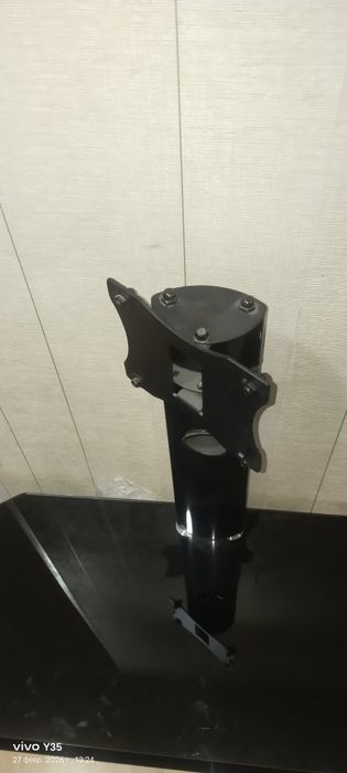 Стеклянная подставка для телевизора