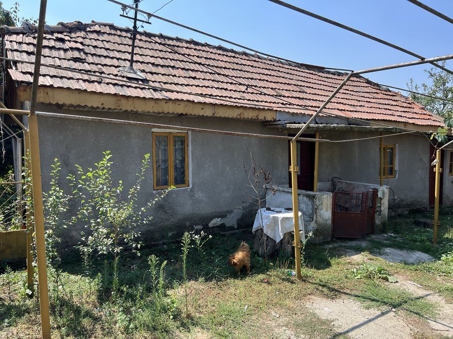 Vand casa batraneasca in Poiana-Turburea