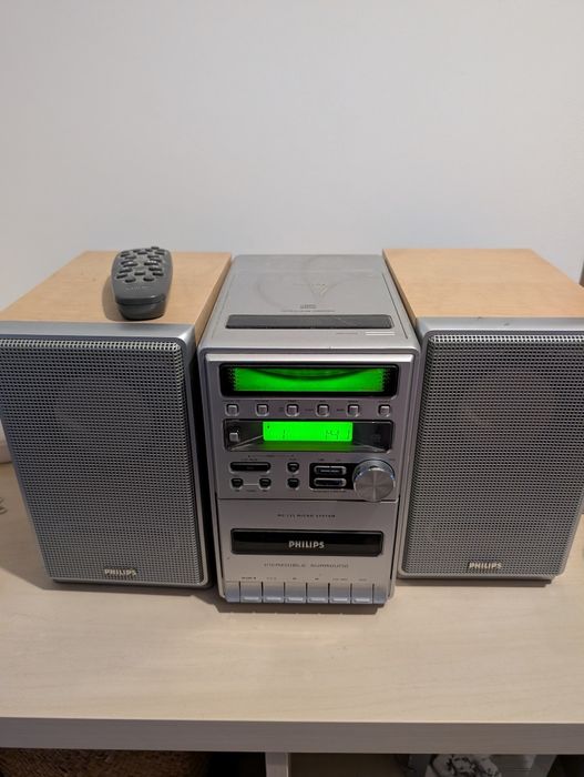 Combina muzicala Philips MC-122 tuner cd deck casete audio