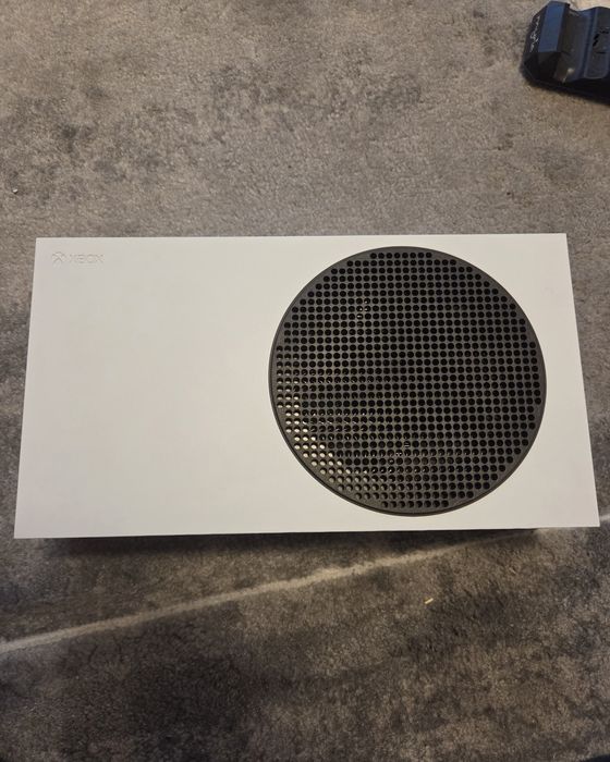 Xbox Series S + 2 controllere