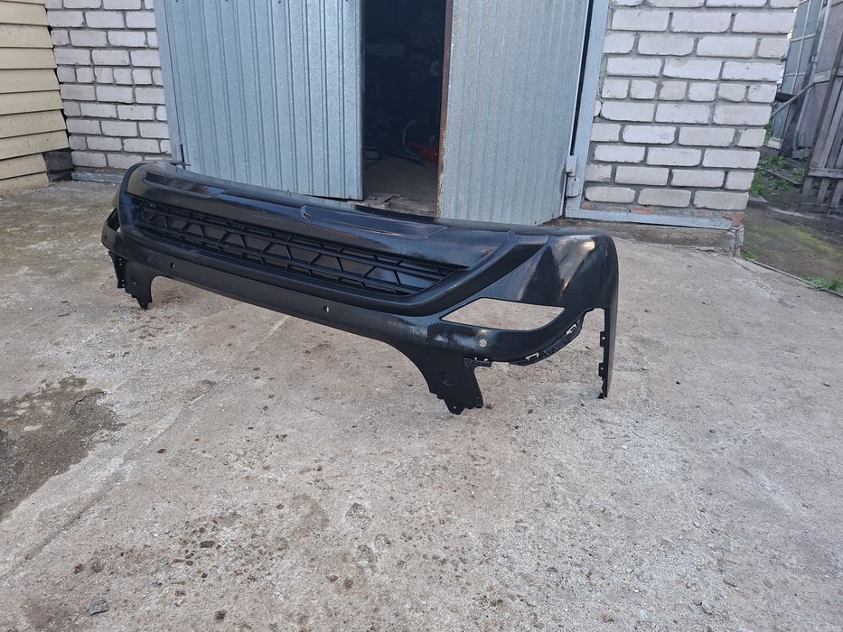 Продам задний бампер