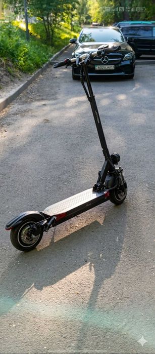 Продам электро самокат Joyor y 10 s