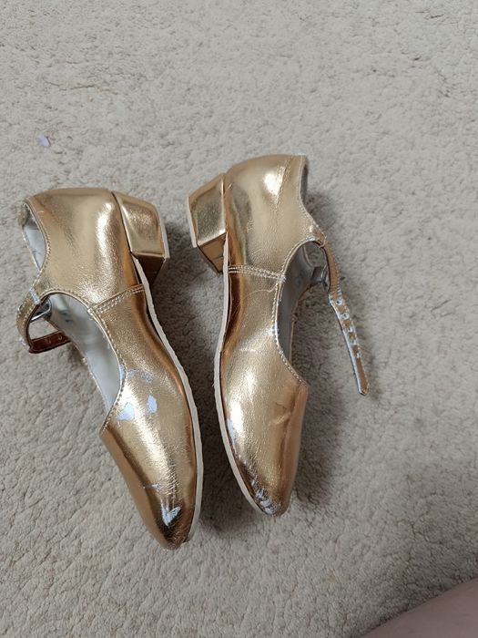 Продам туфли танцевальные