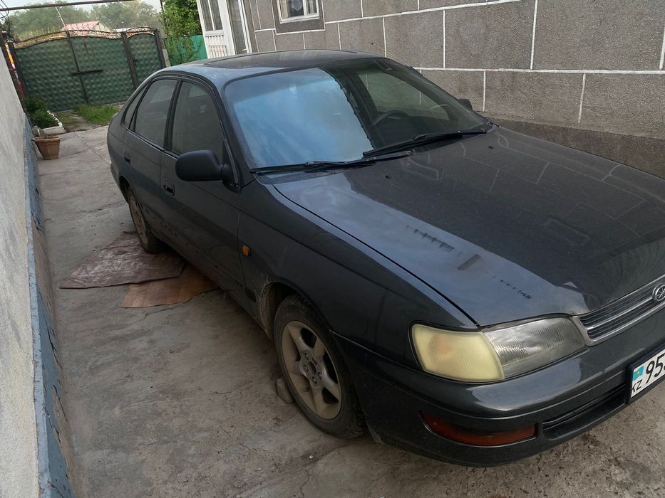 Toyota carina e  1996год