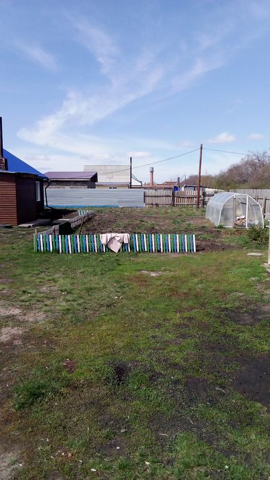 Продам дом с большой территорией