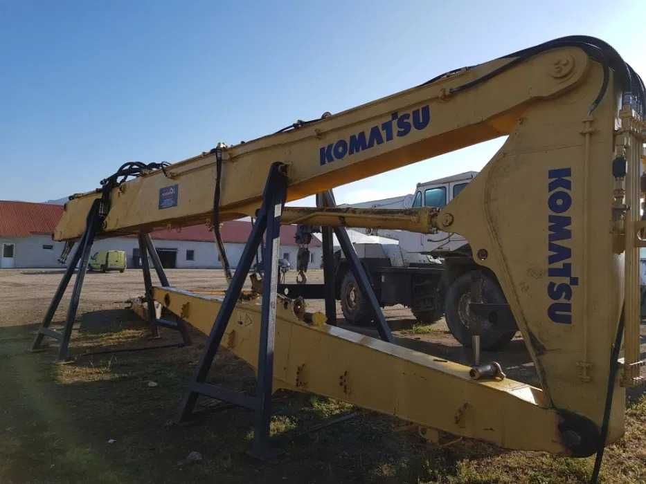 Brat lung excavator Komatsu